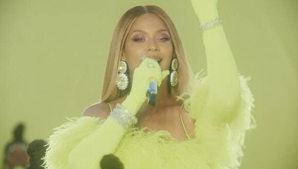 Beyoncé actuando para los Premios Oscar 2022