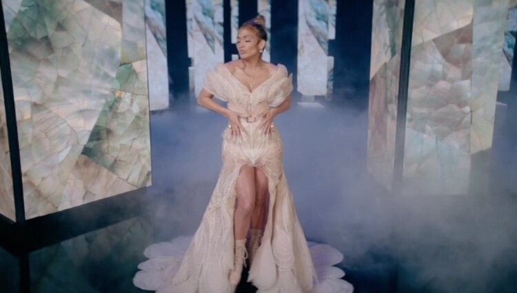 Jennifer Lopez en su vídeo de 'On my way'