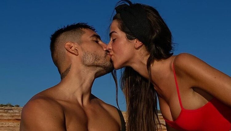 Violeta Mangriñán y Fabio Colloricchio posando/ Foto: Instagram