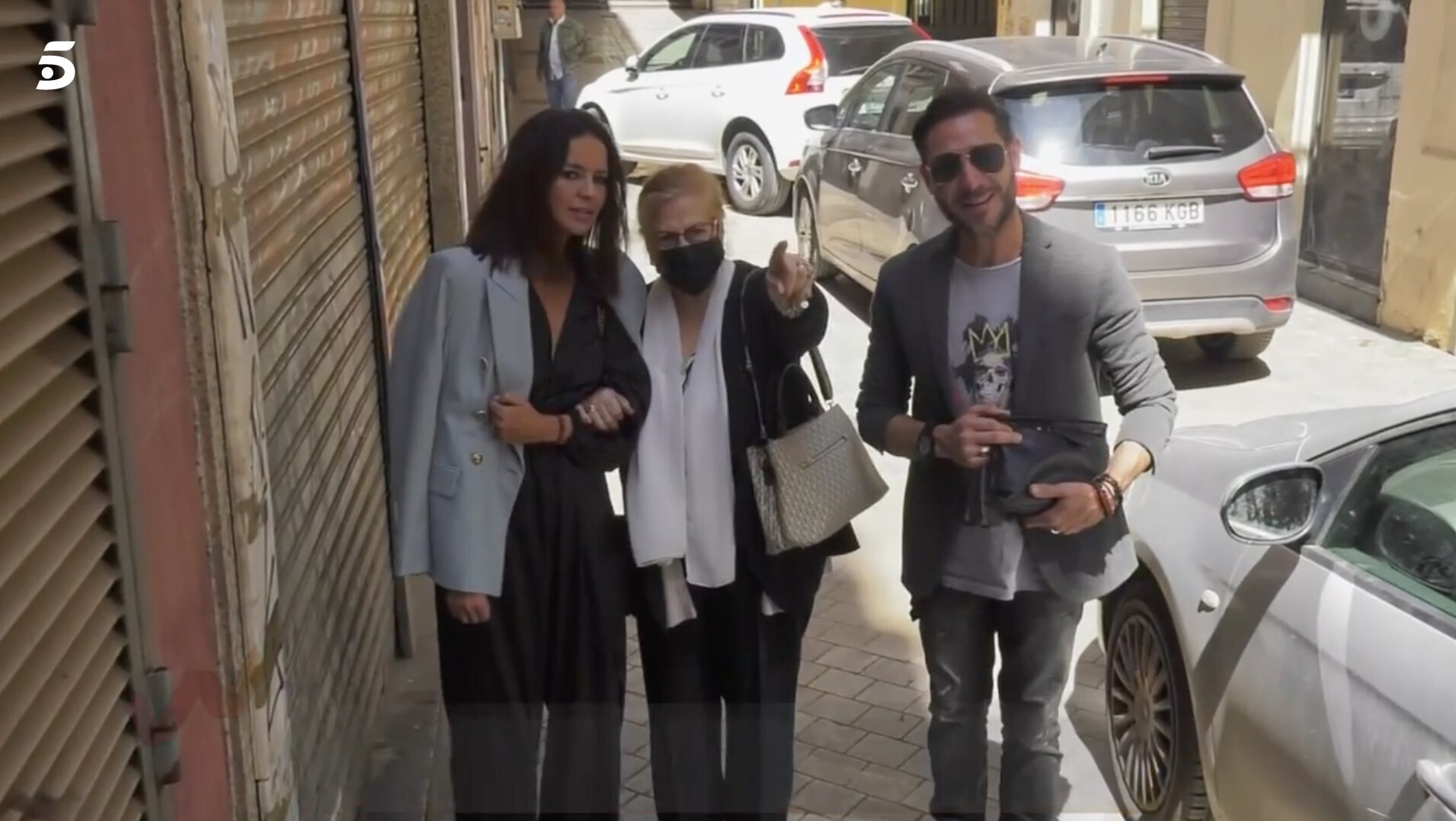 Olga Moreno, junto a su exsuegra y Antonio David en Málaga | Foto: Telecinco.es