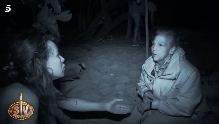 Marta Peñate y Charo Vega discutiendo en 'Supervivientes' / Foto: Telecinco.es