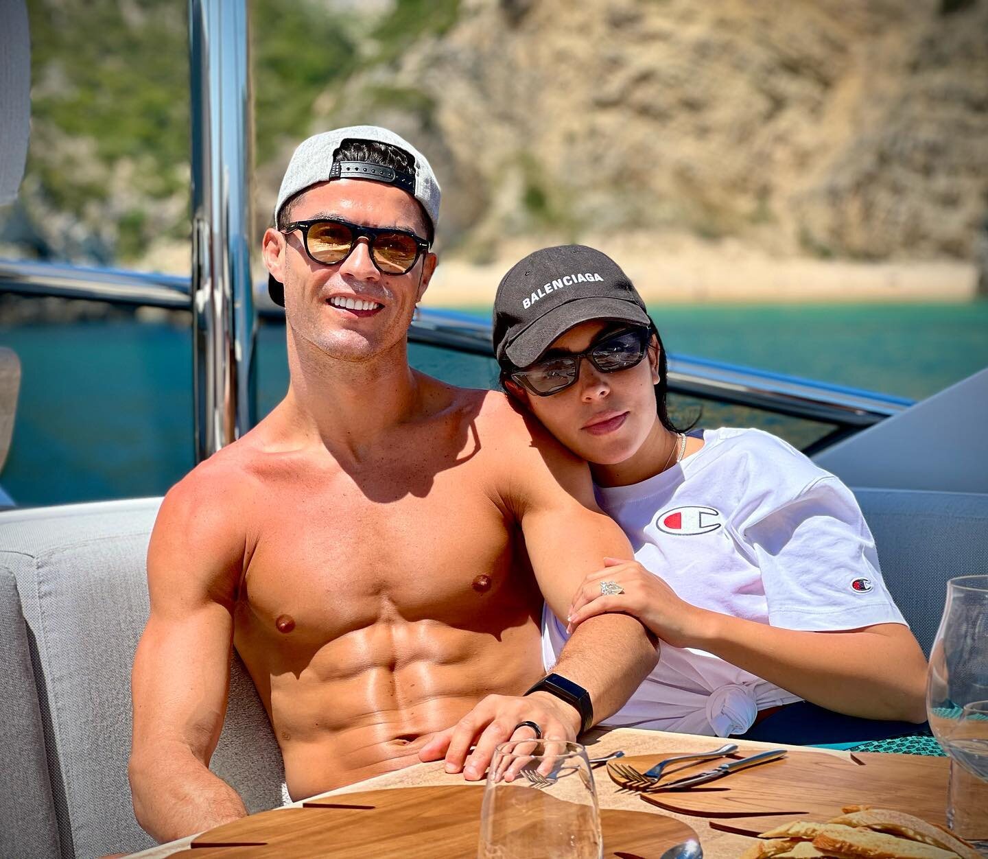 Cristiano Ronaldo y Georgina Rodríguez durante sus primeras vacaciones tras ser padres | Foto: Instagram