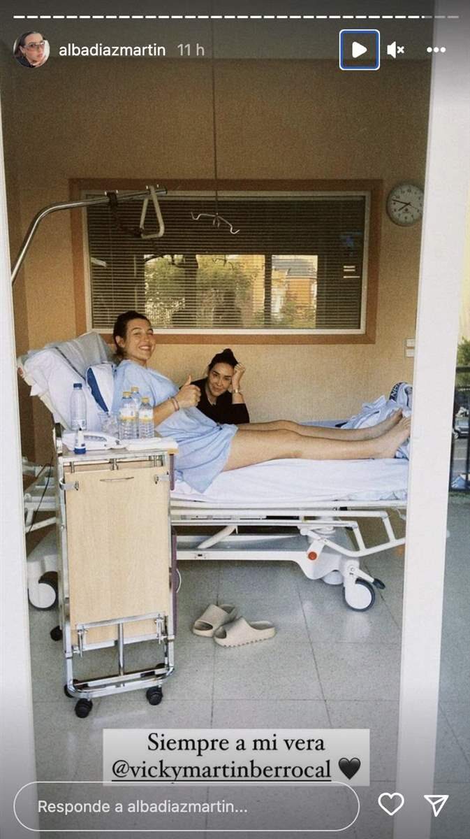Alba Díaz con su madre en el hospital/ Foto: Instagram
