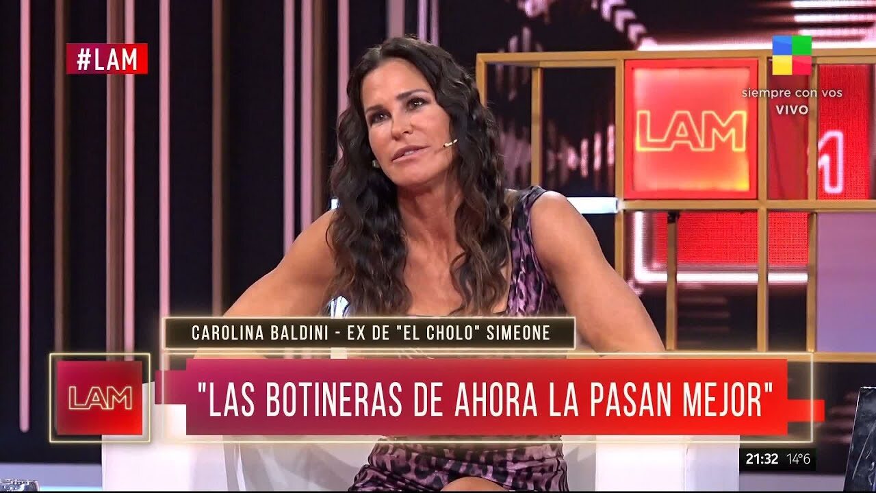 Carolina Baldini hablando en un programa de televisión argentino