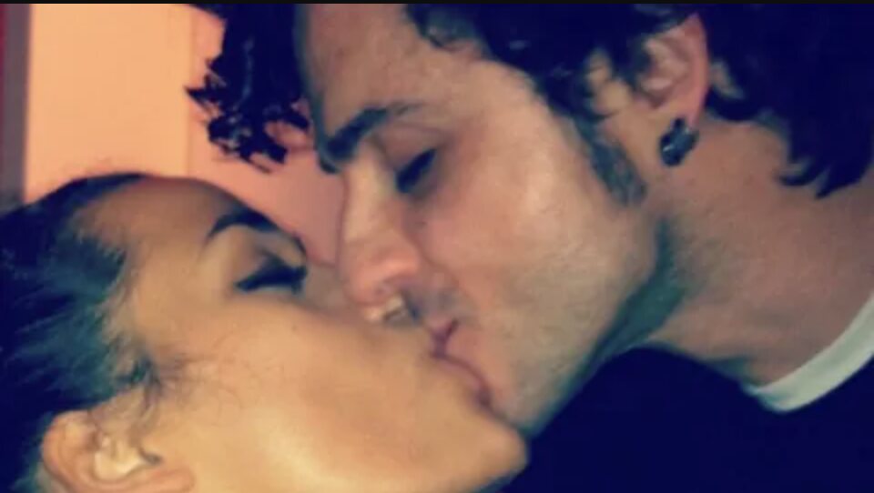 Chanel terrero besándose con David Ávila/ Foto: Twitter