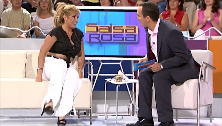 Raquel Mosquera durante su primera entrevista en 'Salsa Rosa' tras fallecer Pedro Carrasco | Fuente: mitele.es