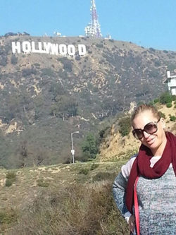 Belén Esteban hace turismo por Hollywood antes de incorporarse a su puesto en 'Sálvame'