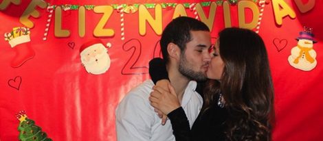 Malena Costa y Mario Suárez dándose un beso