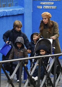 Ana Aznar con sus cuatro hijos