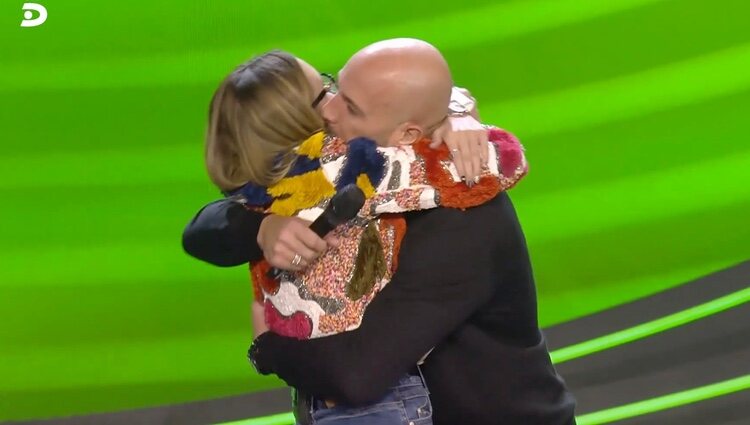 Pepe y su hija se abrazan | Foto: telecinco.es