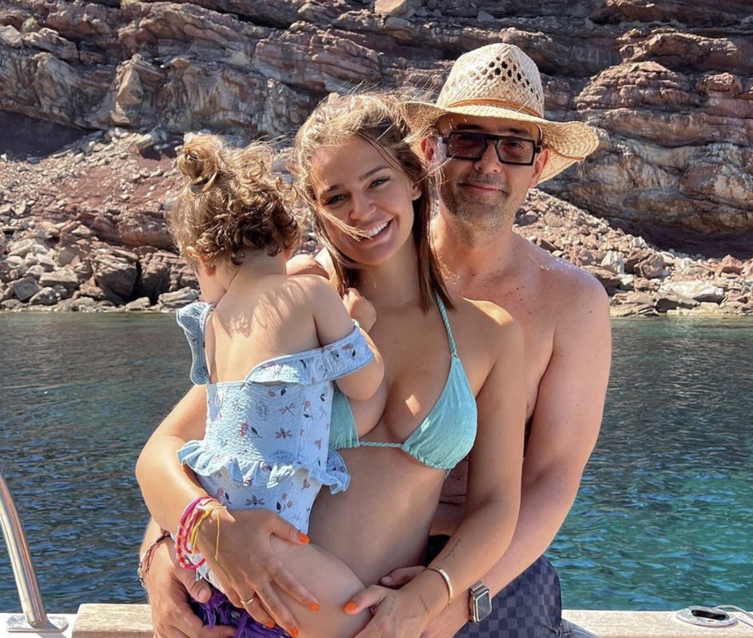 Laura Escanes y Risto Mejide con su hija Roma de vacaciones/ Foto: Instagram