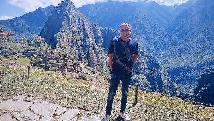 Jorge Javier viendo el Machu Picchu | Instagram