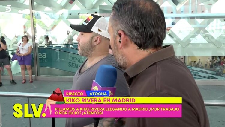 Kiko Rivera a su llegada a la estación de Atocha, en Madrid | Foto: Telecinco