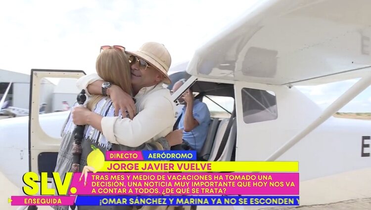 El reencuentro entre Belén Esteban y Jorge Javier Vázquez en el aeródromo |Foto: Telecinco