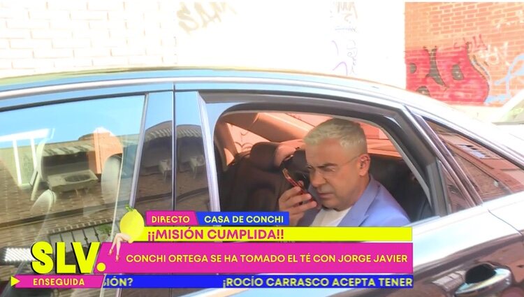 Jorge Javier Vázquez, de vuelta en el coche, al teléfono con Mari Carmen Ortega |Foto: Telecinco
