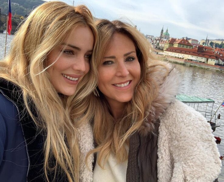 Alejandra Onieva y su madre Carolina Molas/ Foto: Instagram