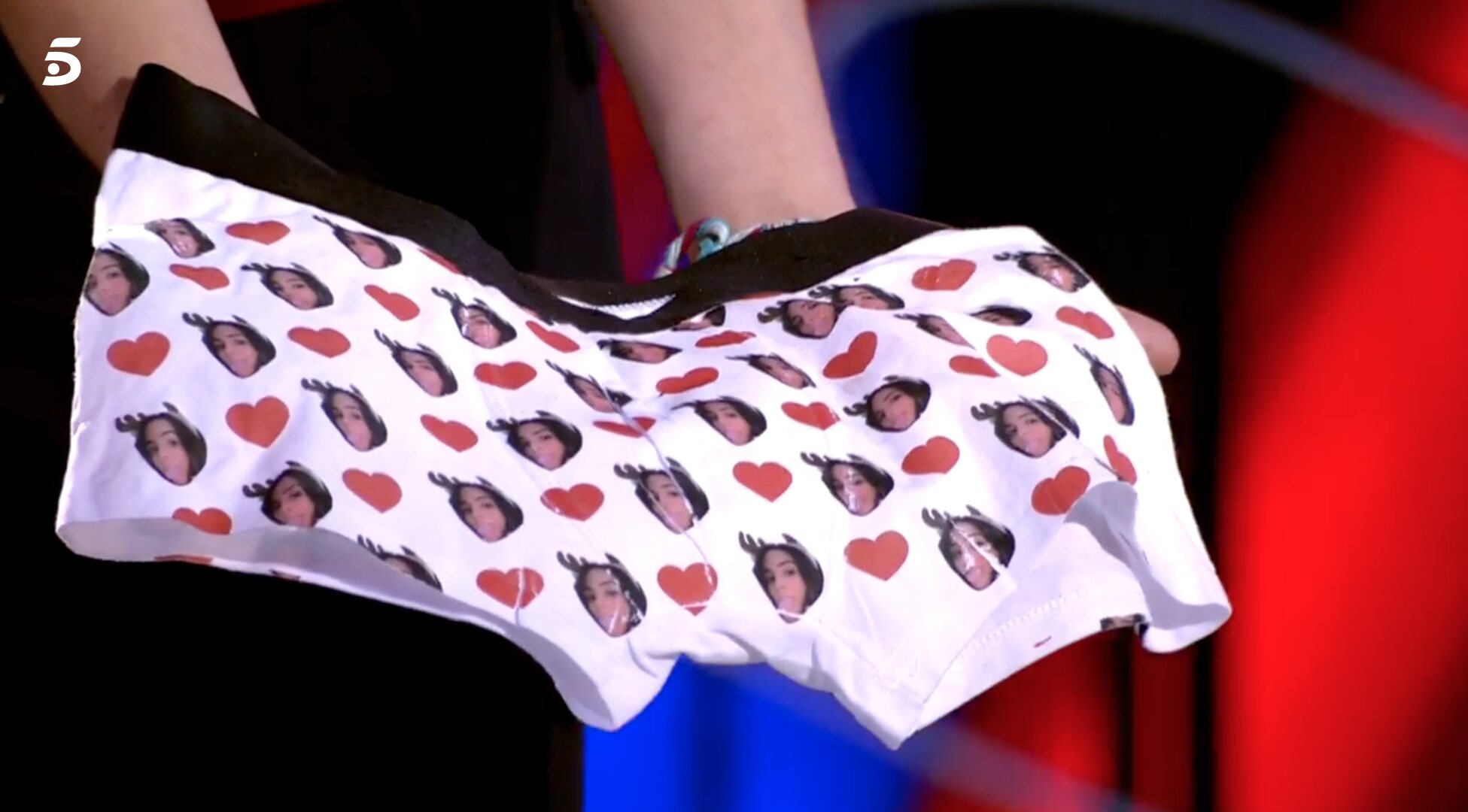 Sandra Barneda tuvo los famosos calzoncillos en plató | Foto: Telecinco.es