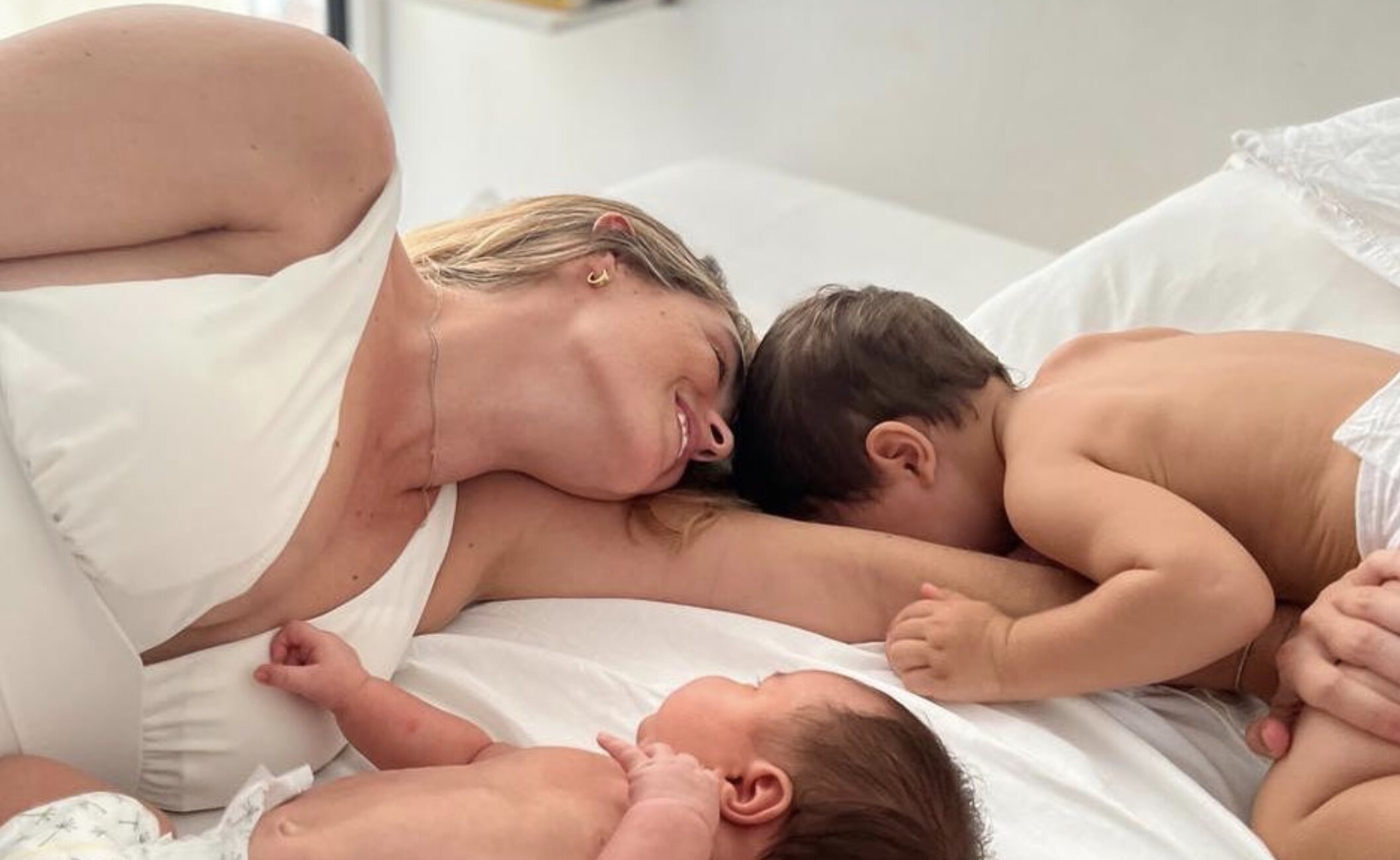 Ona Carbonell con sus dos hijos/ Foto: Instagram