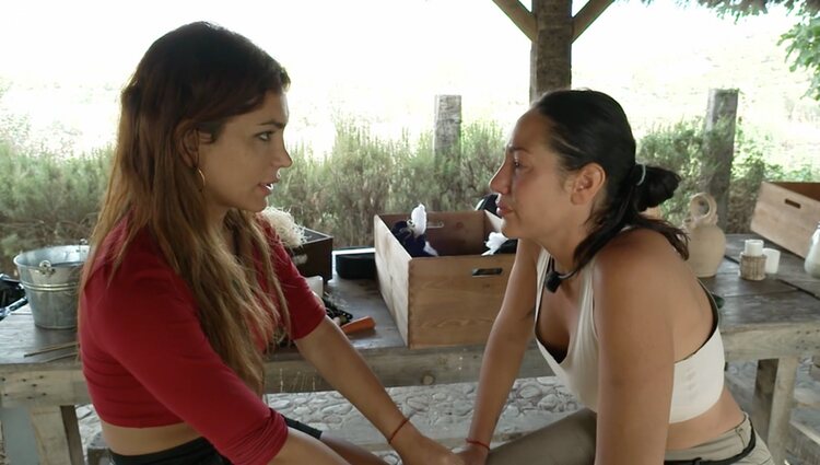 Daniela Requena y Steisy hablando |Foto: Telecinco