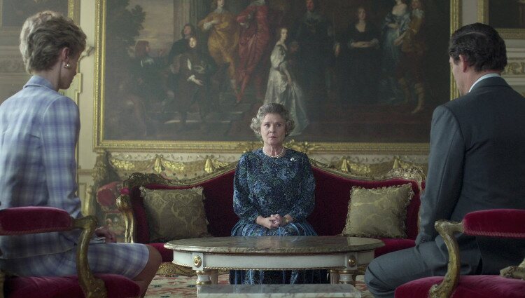 Fotograma de la quinta temporada de 'The Crown', en la que Imelda Staunton interpreta a Isabel II | Netflix