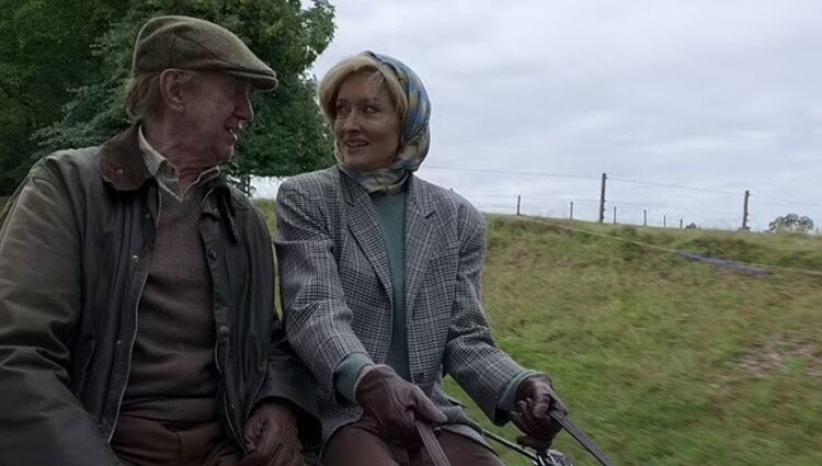'The Crown' narra la amistad entre el Duque de Edimburgo y Penny Knatchbull | Netflix