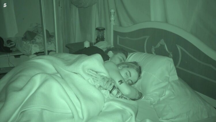Manuel y Danna Ponce durmiendo juntos |Foto: Telecinco