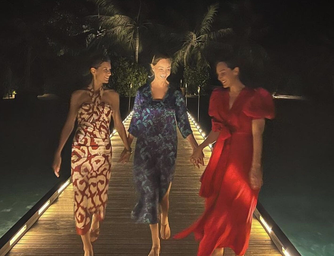 Tamara Falcó con su madre y su hermana en maldivas/ Foto: Instagram