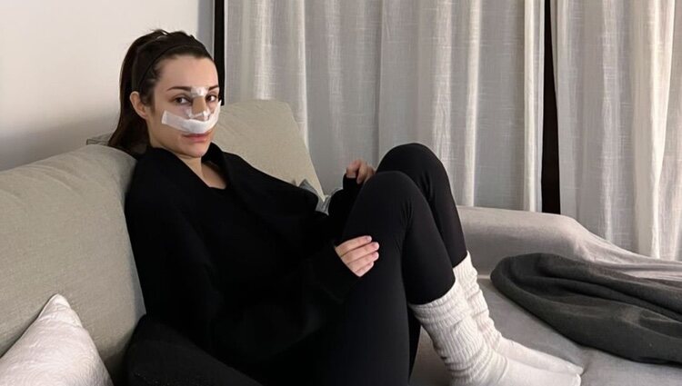 Adara Molinero tras su operación de nariz | Foto: Instagram