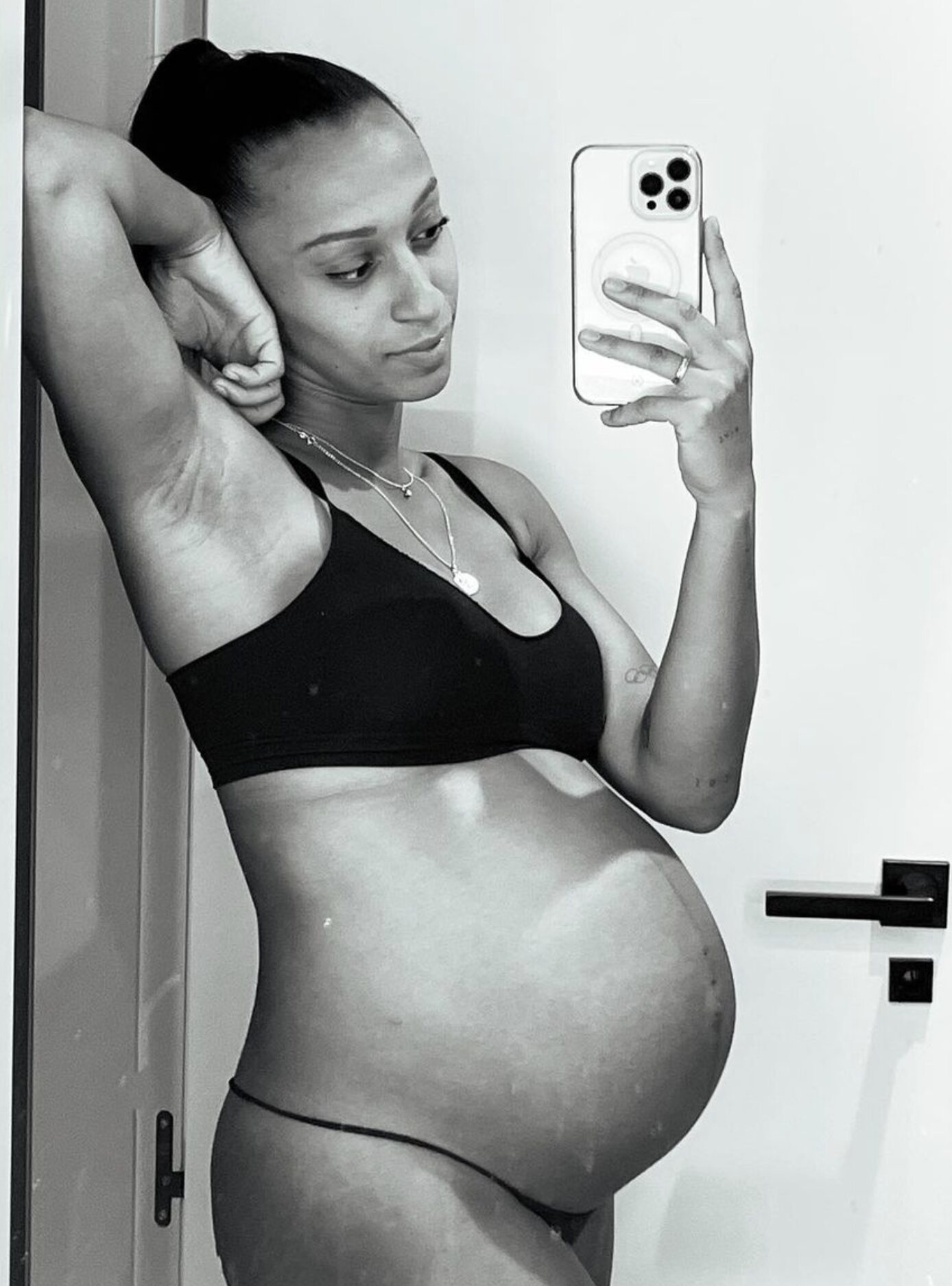 Ana Peleteiro presumiendo de embarazo/ Foto: Instagram