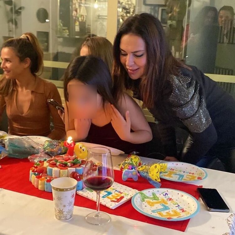 Olga Moreno con su hija en el cumpleaños | Instagram