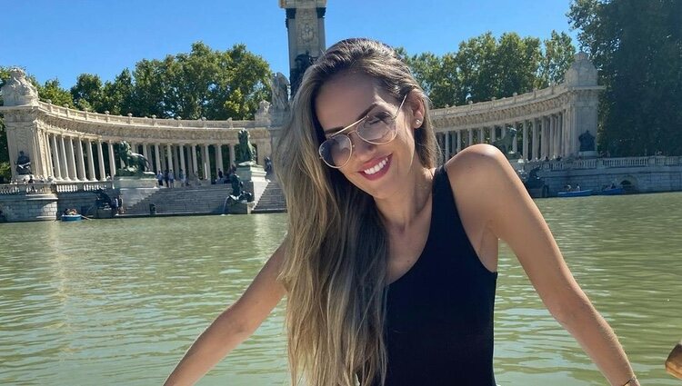 Mercedes Villador durante un paseo en el Parque de El Retiro | Foto: Instagram