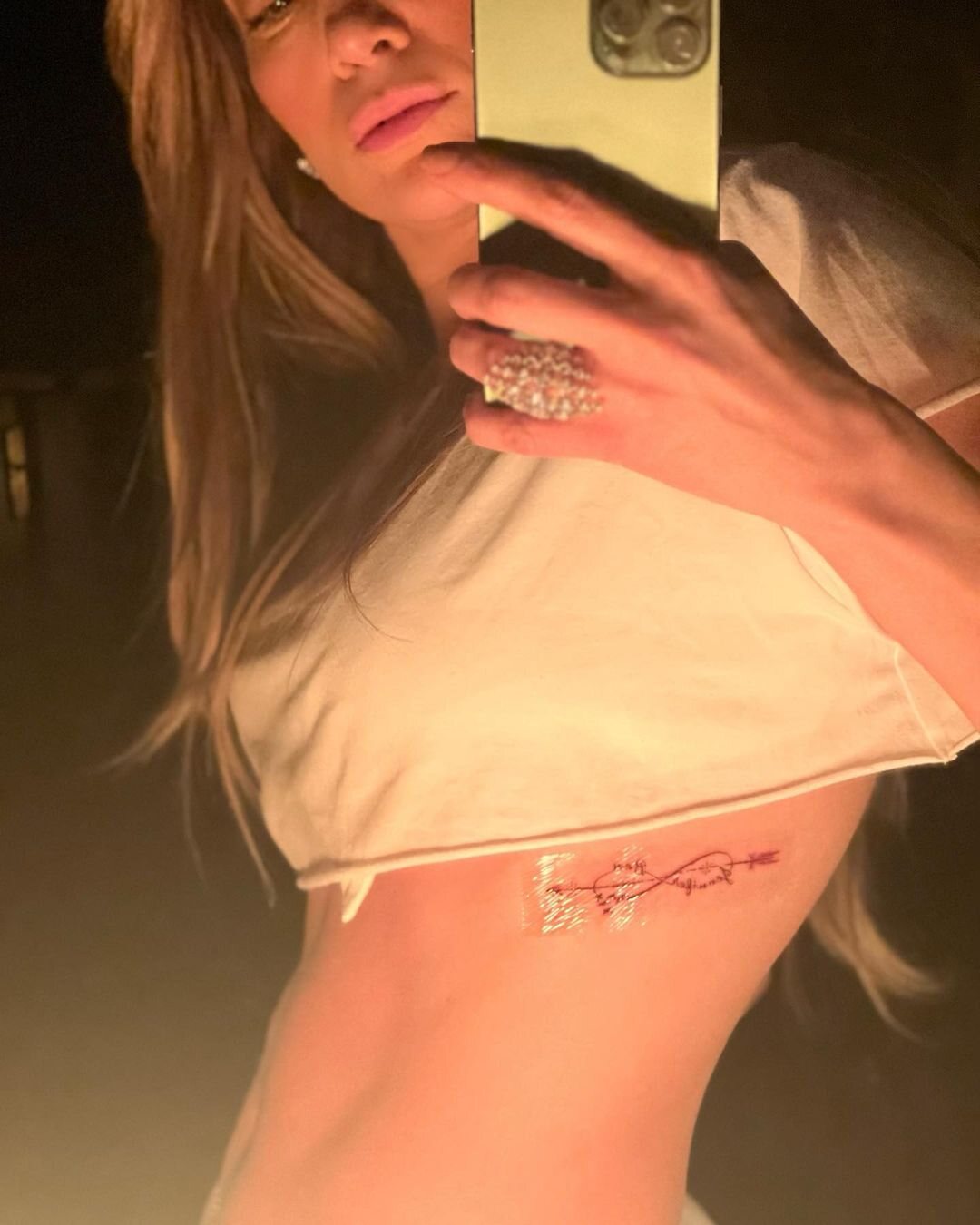 Jennifer Lopez muestra el tatuaje en sus redes sociales / Foto: Instagram