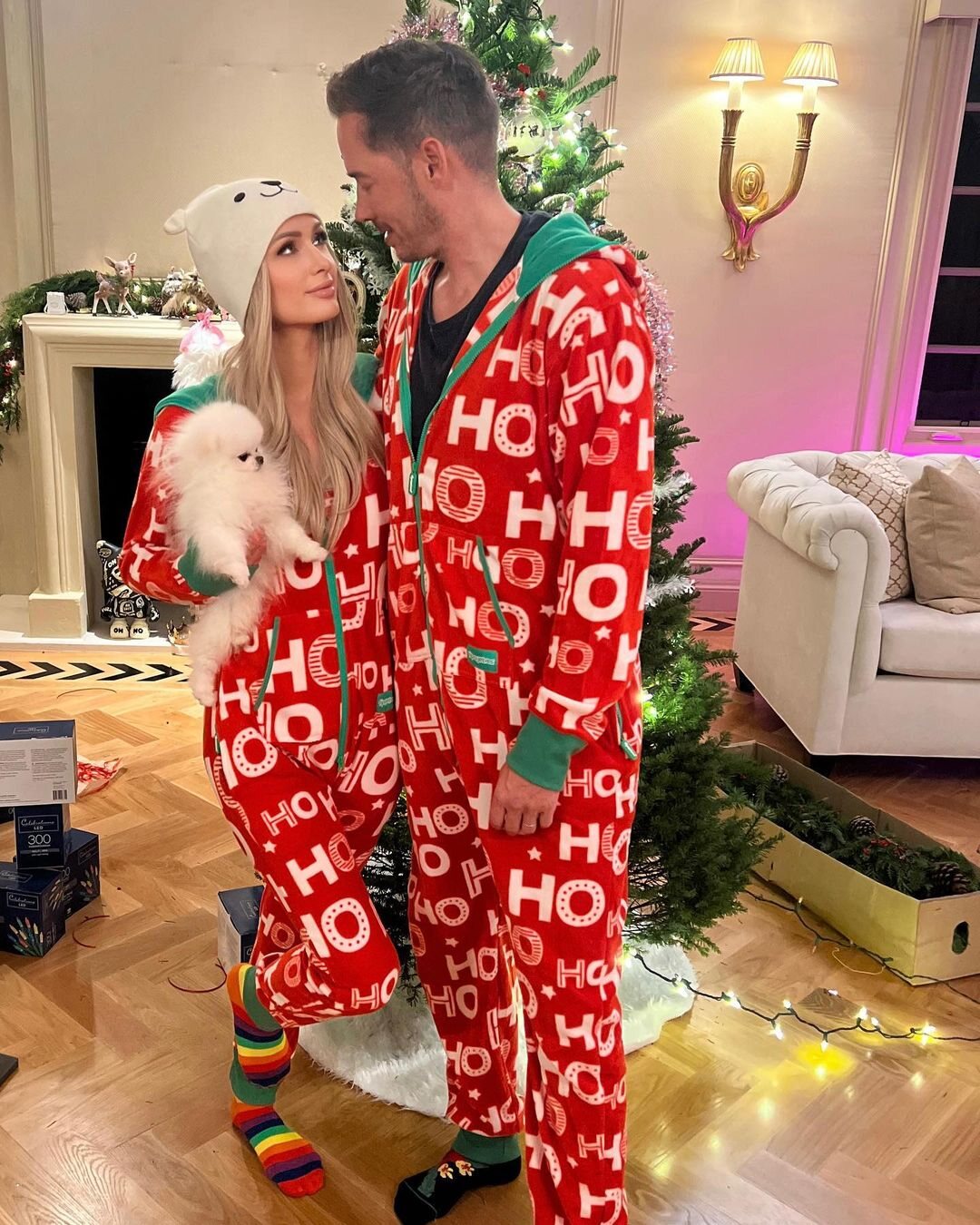 Paris Hilton y su marido celebrando la Navidad/ Foto: Instagram