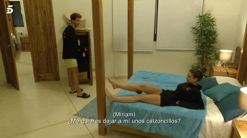Miriam y Manuel en la habitación de este / Foto: Telecinco.es
