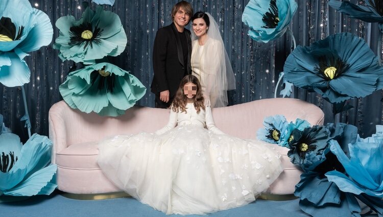Laura Pausini y Paolo Carta en su boda con su hija Paola