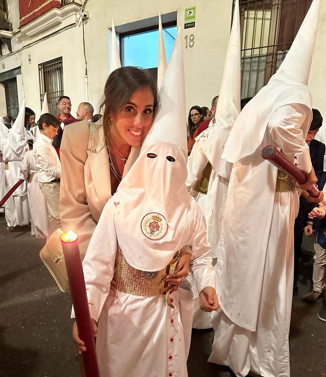 Anabel Pantoja con el hijo de Isa Pantoja en la Semana Santa de Sevilla/ Foto: Instagram