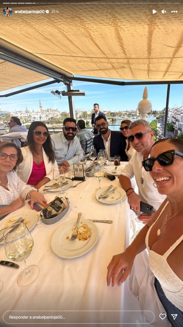 Anabel Pantoja disfrutando con sus seres queridos en Sevilla/ Foto: Instagram