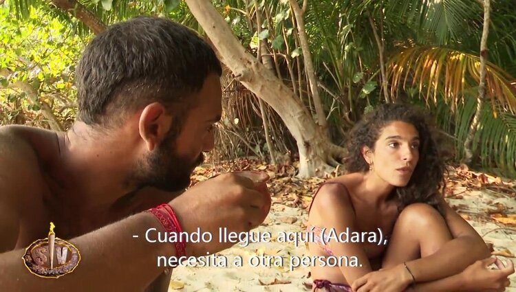 Manuel Cortés advierte a su hermana, Alma Bollo, sobre Adara | Foto: Telecinco