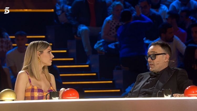 Risto Mejide y Edurne hablan de sus hijos en una pausa de 'Got Talent'/ Foto: Telecinco