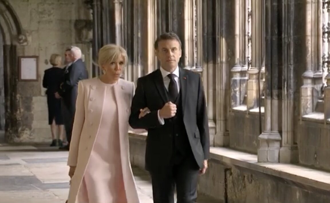 Emmanuel y Brigitte Macron en la Abadía de Westminster