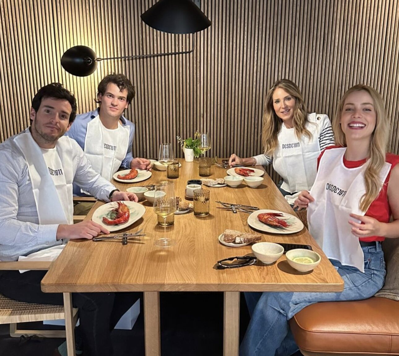 Íñigo Onieva con su familia mientras celebra su cumpleaños/ Foto. Instagram