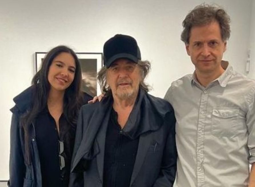 Al Pacino y su pareja, Noor Alfallah | Foto: Instagram