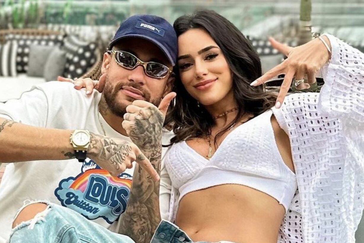 Neymar con su novia/ Foto: Instagram