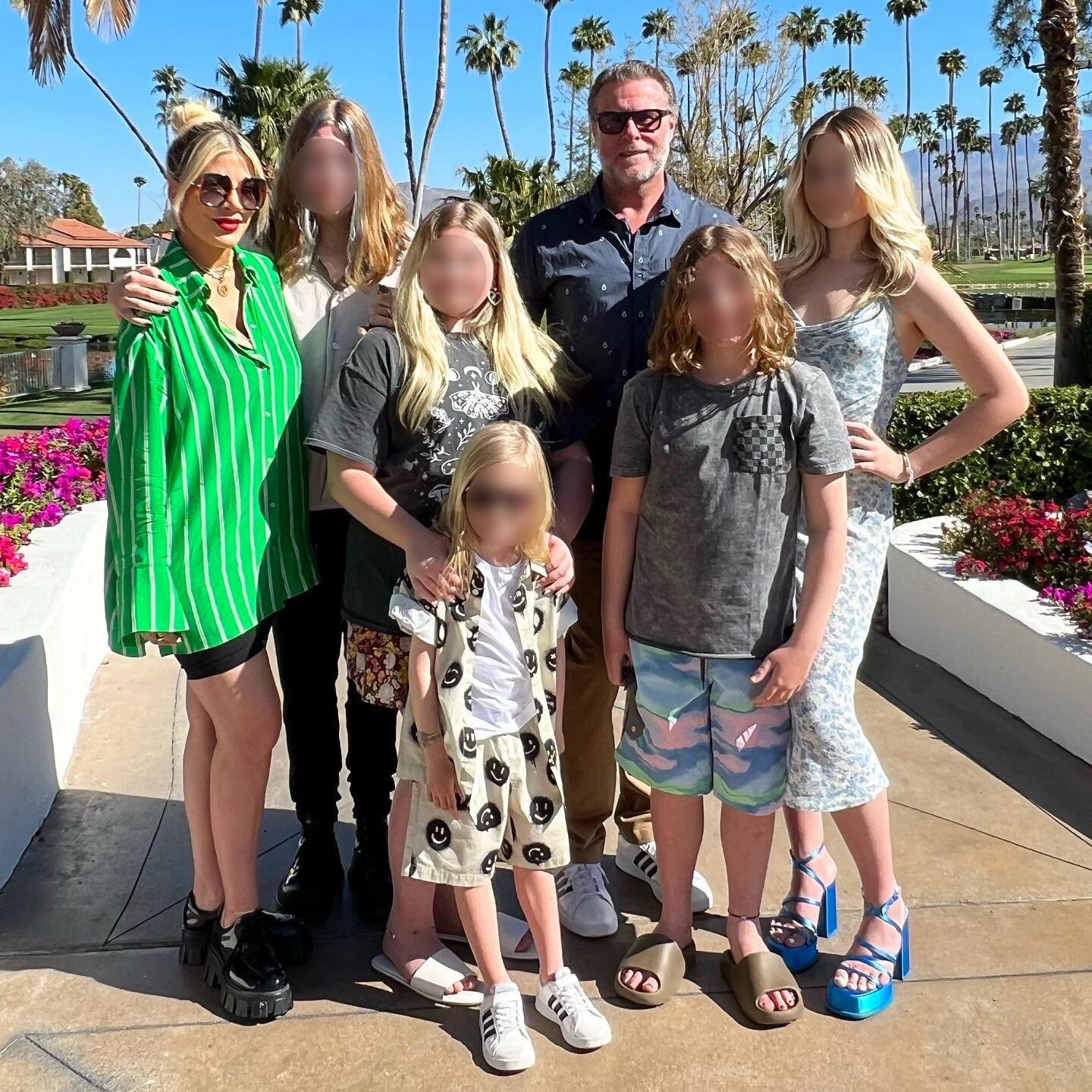 Tori Spelling y Dean McDermott tiene cinco hijos | Foto: Instagram