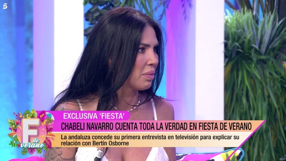 Chabeli Navarro da una entrevista en 'Fiesta de verano' | Fuente: Telecinco.es