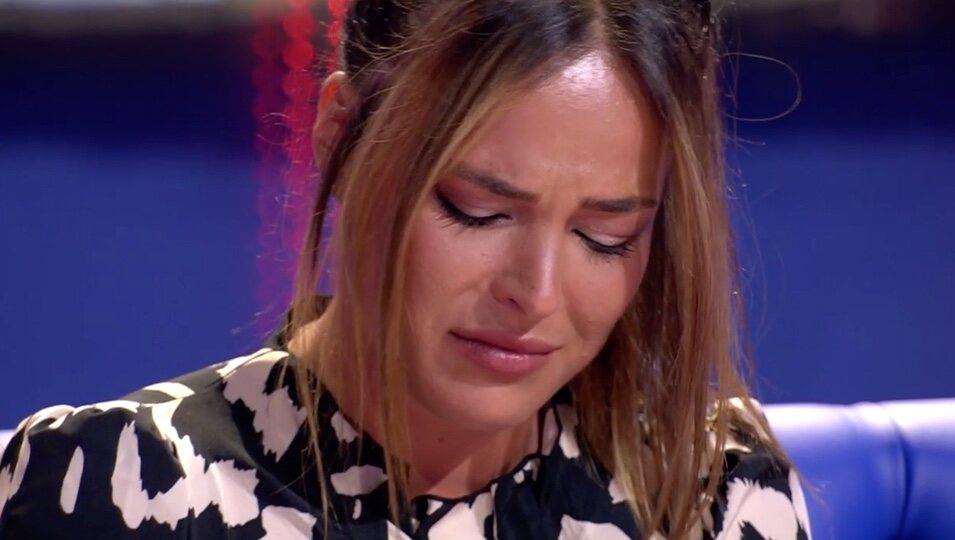 Marta Peñate llorando el en plató de 'GH VIP 8' | Telecinco