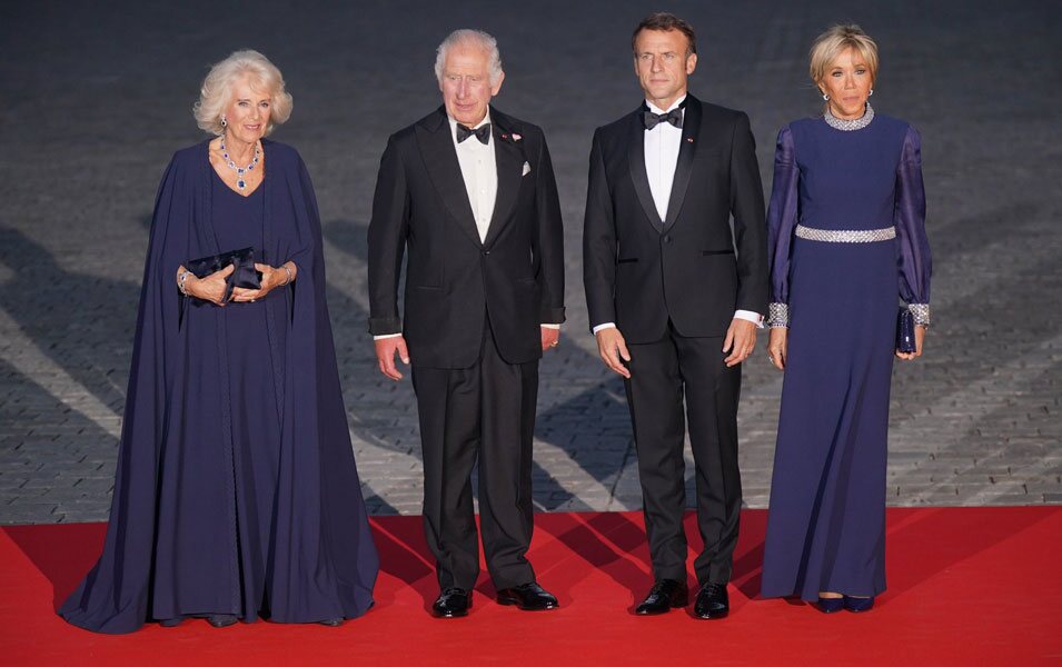 Lo Reyes Carlos y Camilla y el Presidente de Francia, Emmanuel Macron, y su esposa, en la cena de Estado en Versalles
