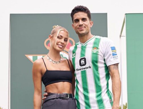 Jessica Goicoechea con Marc Bartra en su presentación en el Betis/ Foto: Instagram