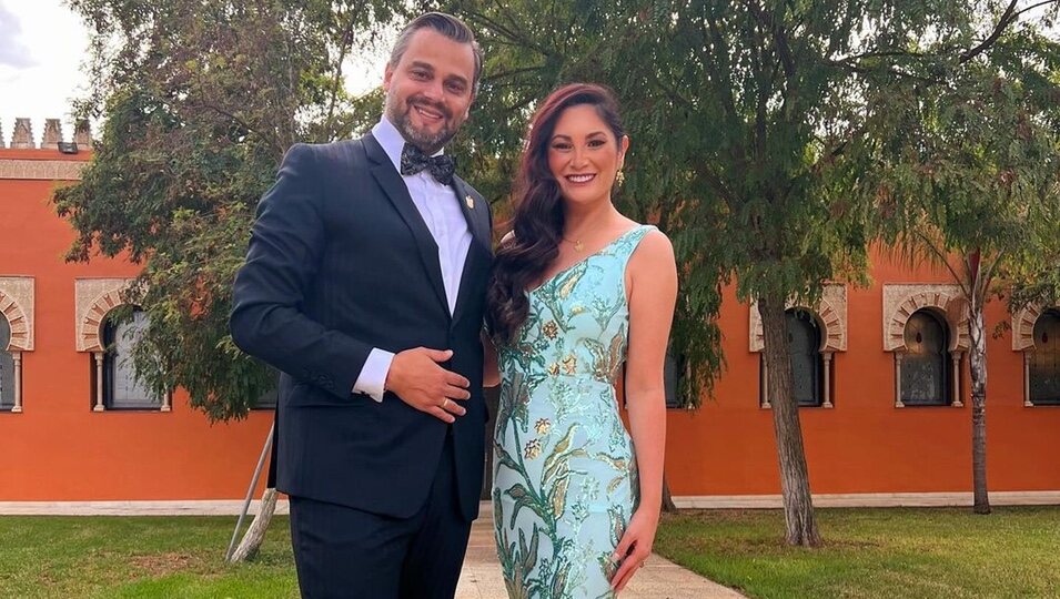 Aneth y su marido en la boda de Isa Pantoja | Instagram