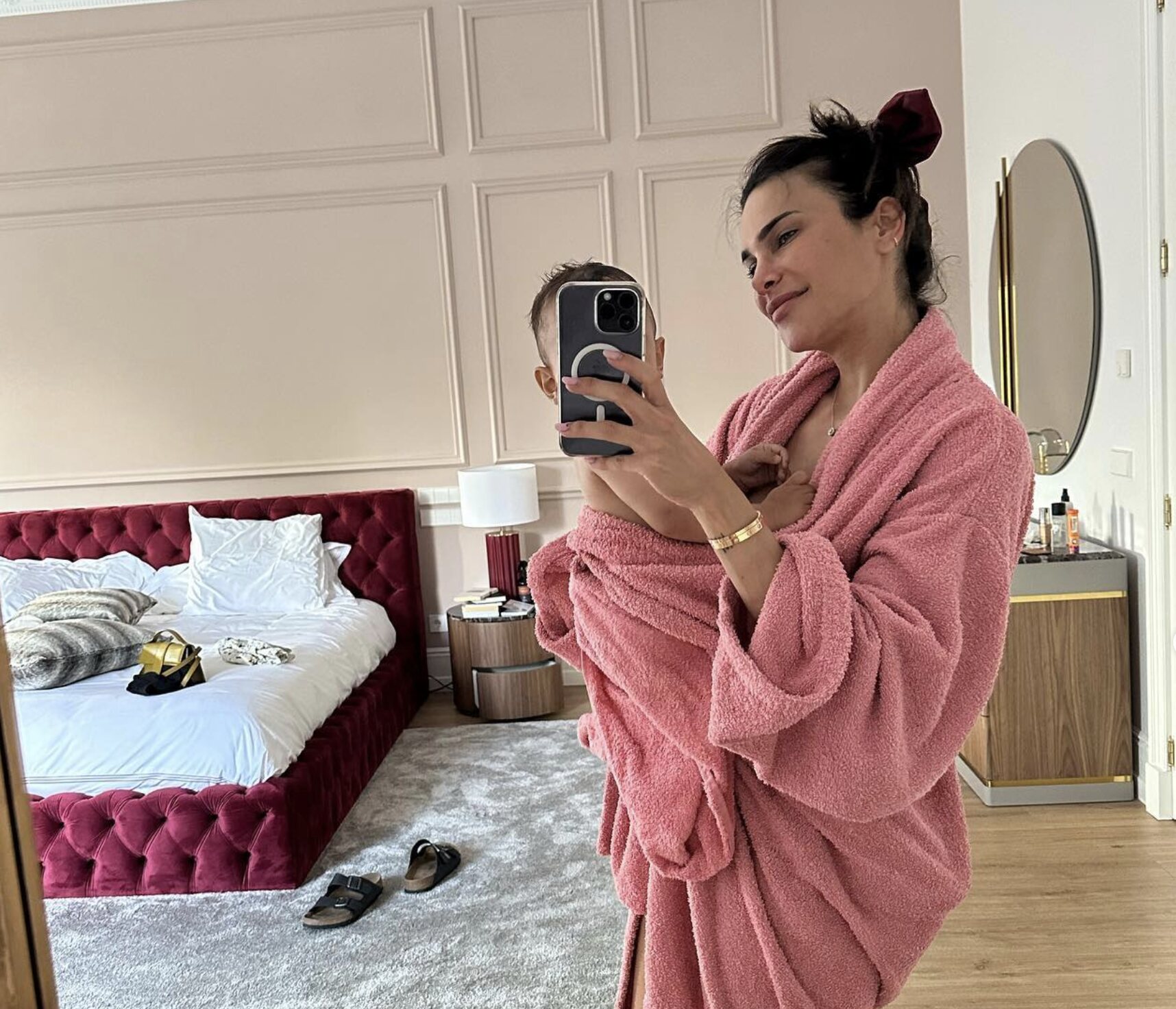 Carla Barber en una de las habitaciones de su casa/ Foto: Instagram